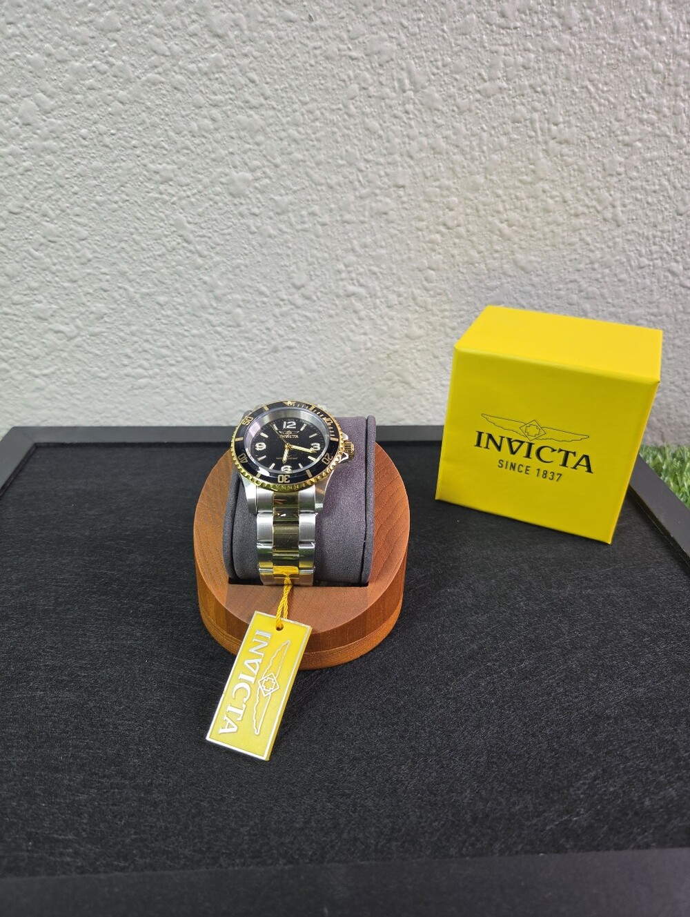 NEW Invicta Specialty Rowan Men's 40mm Quartz Black Dial SS Two-Tone/ 69477